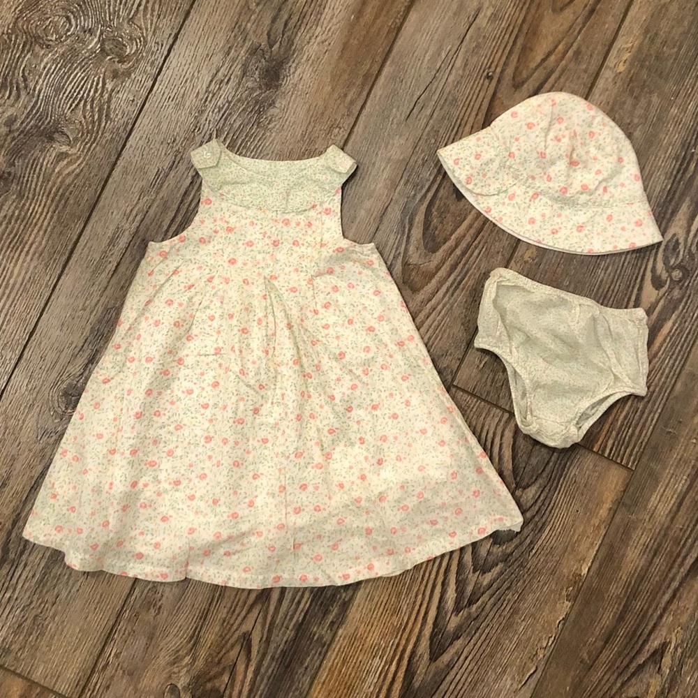 VGUC Calico cotton dress with matching hat and diaper cover.